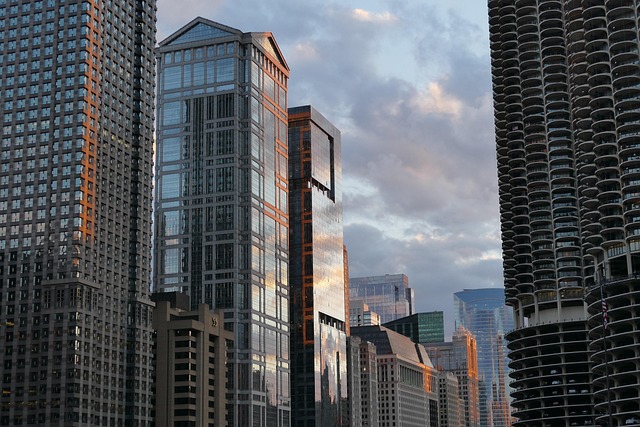 Chicago Awaits: Your Ultimate Travel Guide to the Windy City's Landmarks, Cuisine, and Culture