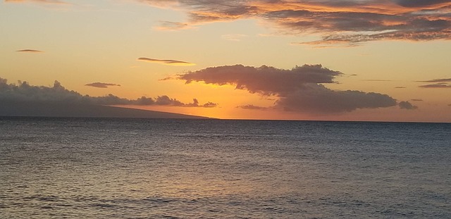 Hawaii's Top Beaches: A Guide to the Most Beautiful Shores and Relaxing Getaways in Paradise