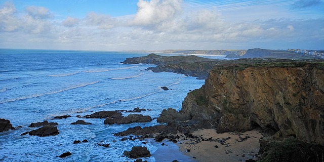 Cornwall Uncovered: Your Complete Guide to Stunning Coastlines, Rich History, and Local Delicacies