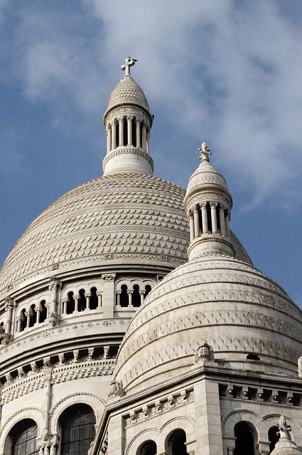 Paris Awaits: Your Essential Travel Guide to Captivating Sights, Cuisine, and Cultural Wonders