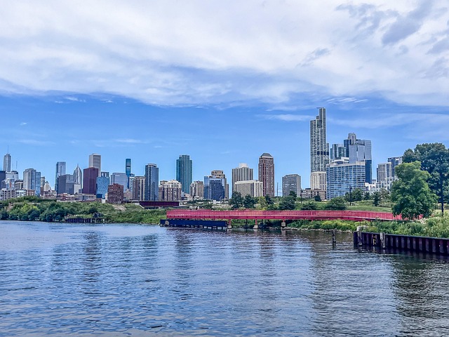 Chicago Uncovered: Your Essential Travel Guide to Culture, Cuisine, and Iconic City Experiences