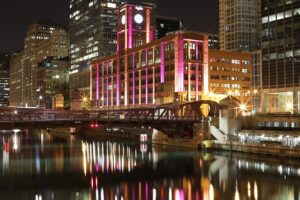 Explore Chicago: Your Comprehensive Travel Guide to Iconic Attractions, Cuisine, and Local Culture