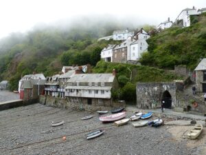 Cornwall Uncovered: Your Essential Travel Guide to Stunning Landscapes, Charm, and Local Culture
