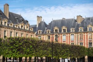 Paris Unveiled: Your Essential Travel Guide to Iconic Landmarks, Hidden Gems, and Local Flavors