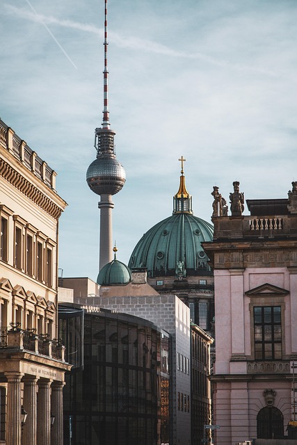 Berlin Uncovered: Your Essential Travel Guide to History, Art, and Modern Urban Adventures